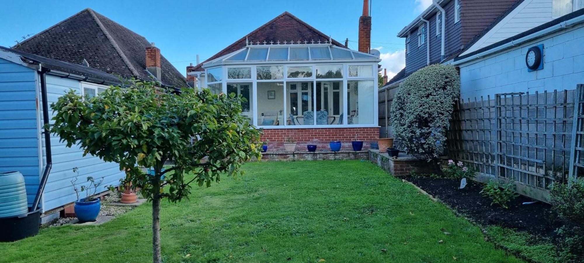 Cosy Bournemouth Bungalow Ferndown Exterior photo